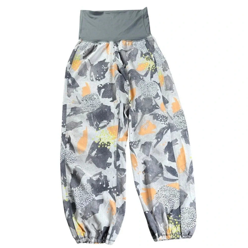 Lululemon Om Pant Mini Art Pop White Multi Slate Size 2